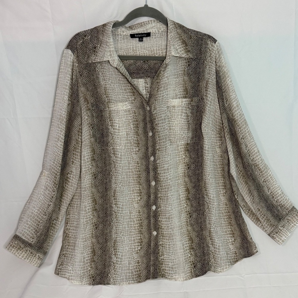 Relativity Womens 2X Snakeskin Print Button Down Blouse Tan Brown Roll TabSleeve - Picture 2 of 9